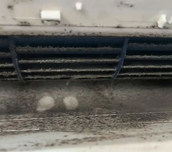 子长空调吹的风有股烧焦味是怎么回事